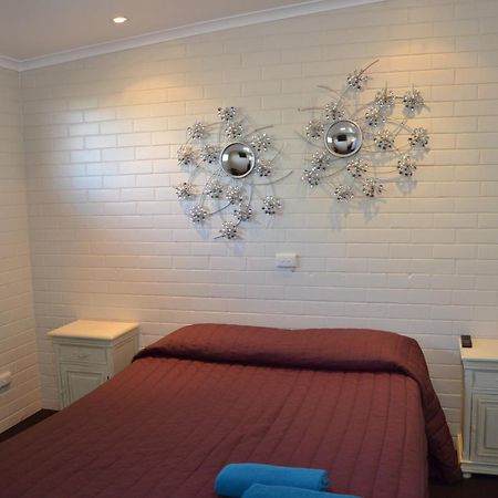 Warwick Motor Inn Esterno foto