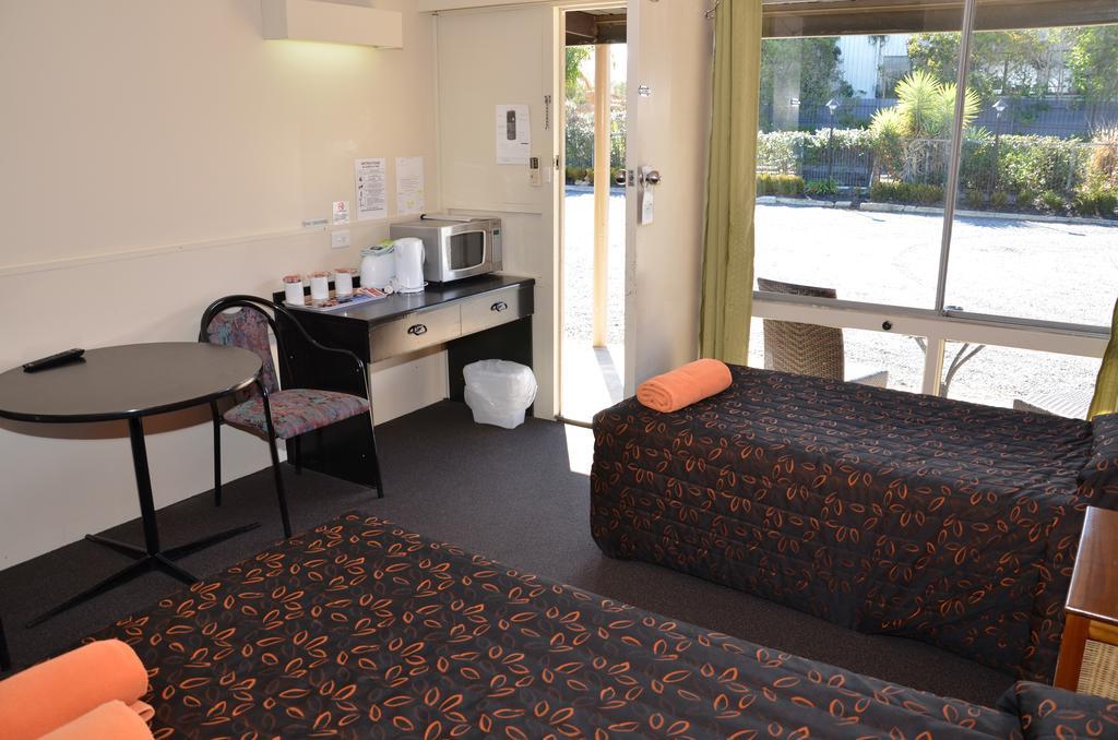 Warwick Motor Inn Esterno foto