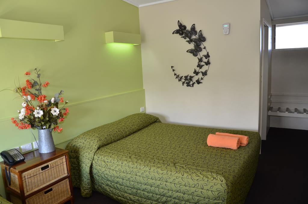 Warwick Motor Inn Esterno foto