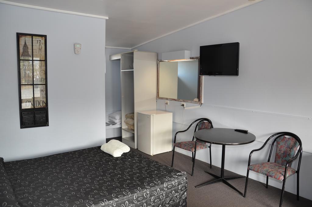 Warwick Motor Inn Esterno foto