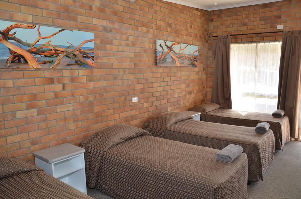 Warwick Motor Inn Esterno foto