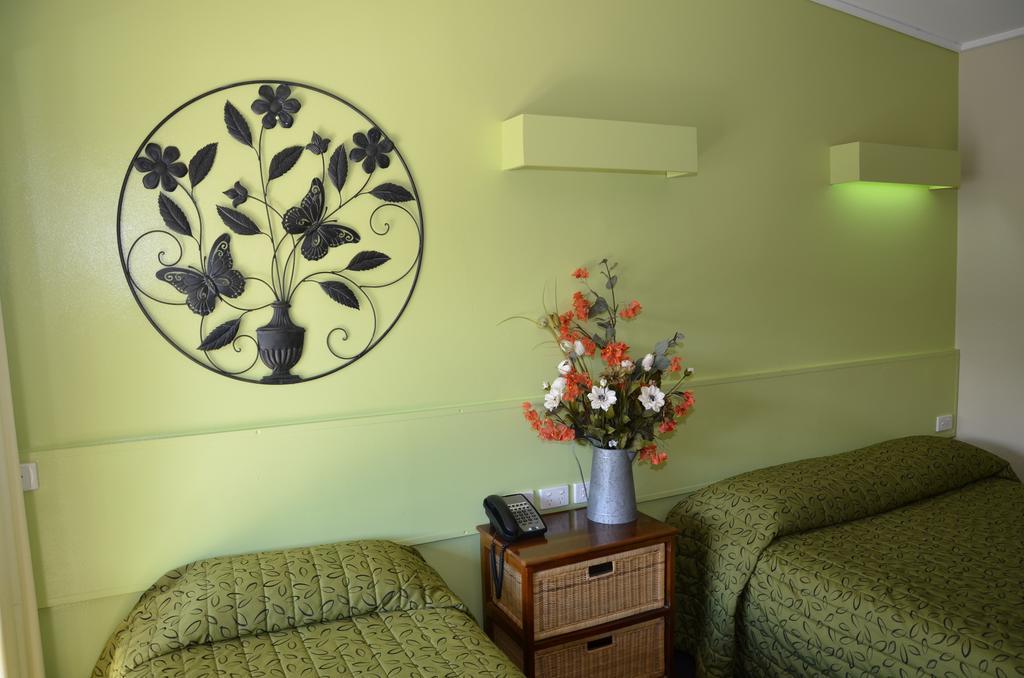 Warwick Motor Inn Esterno foto
