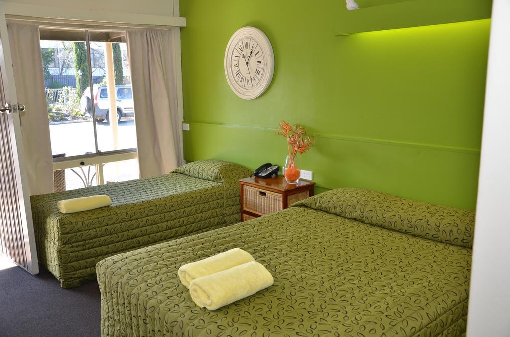 Warwick Motor Inn Esterno foto