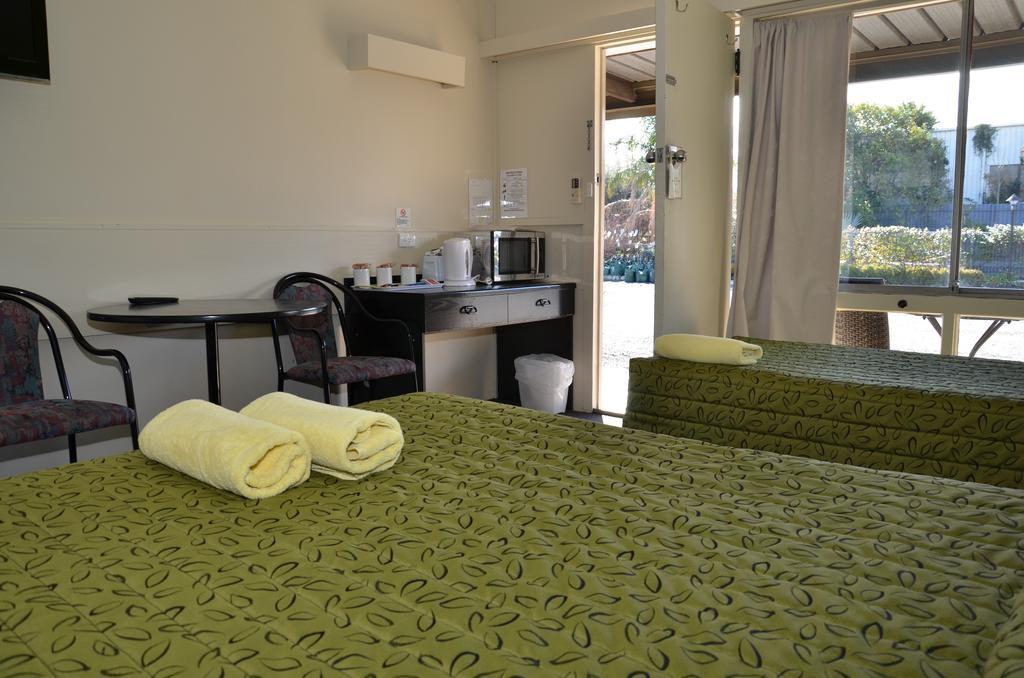 Warwick Motor Inn Esterno foto
