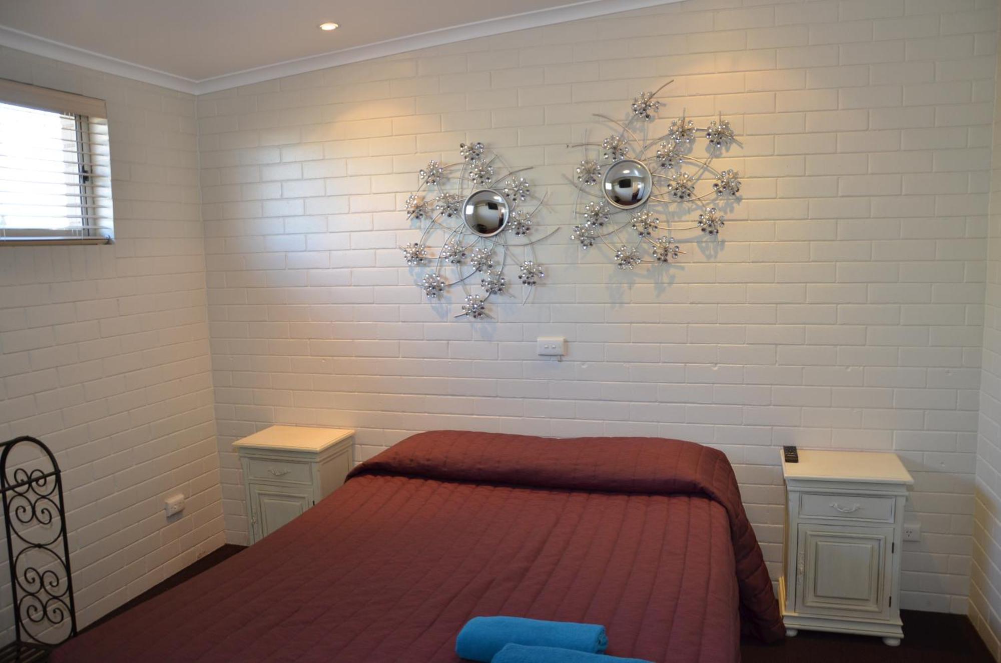 Warwick Motor Inn Esterno foto