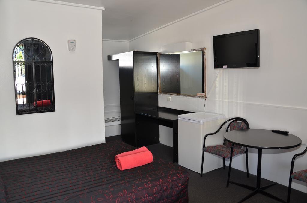 Warwick Motor Inn Esterno foto