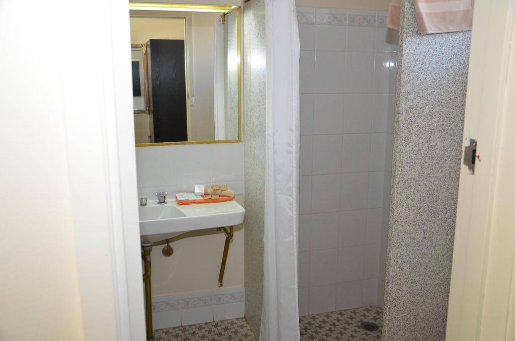 Warwick Motor Inn Esterno foto