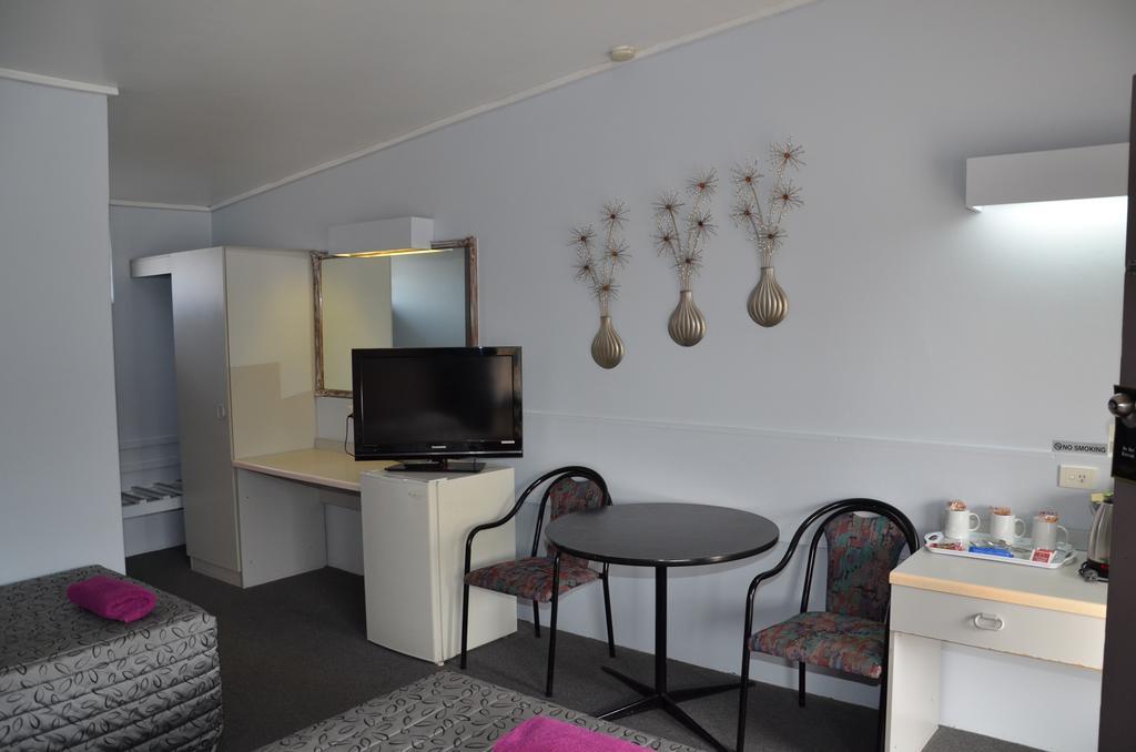 Warwick Motor Inn Esterno foto