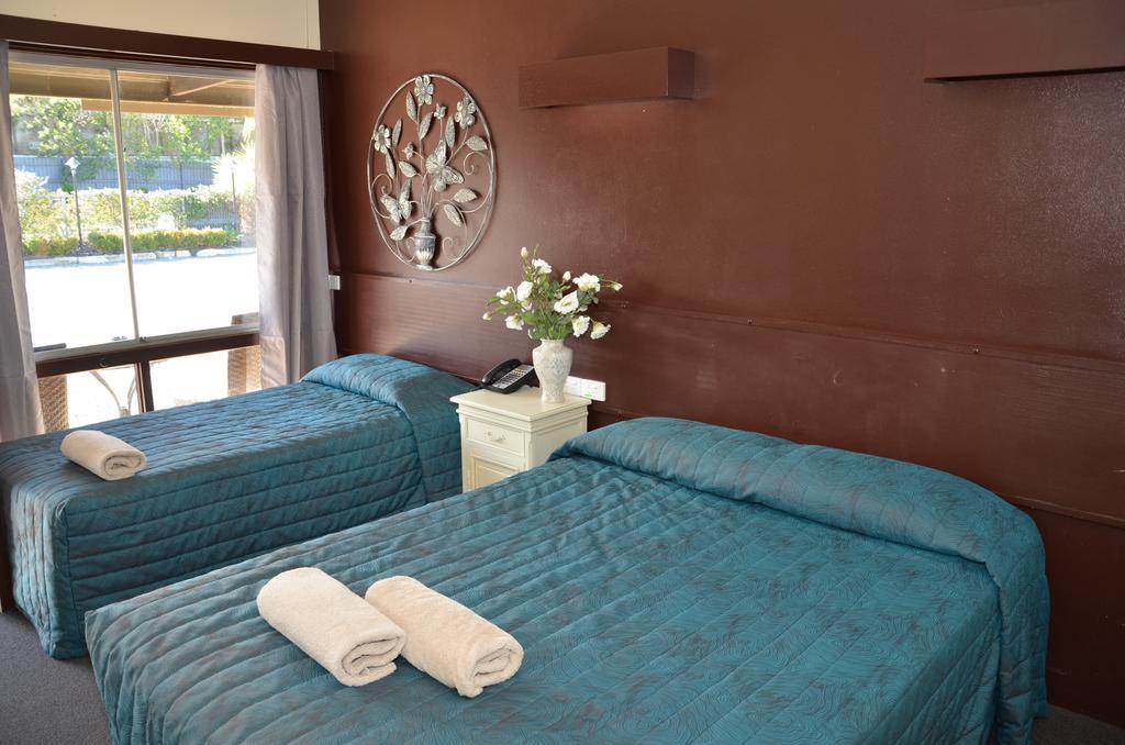 Warwick Motor Inn Esterno foto