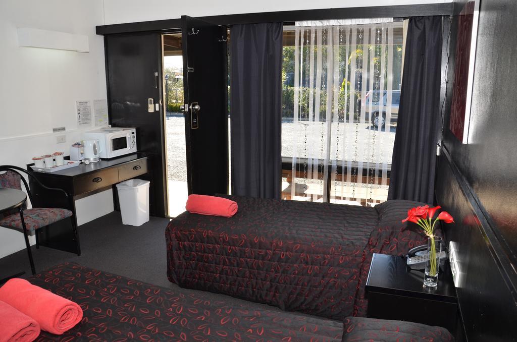Warwick Motor Inn Esterno foto