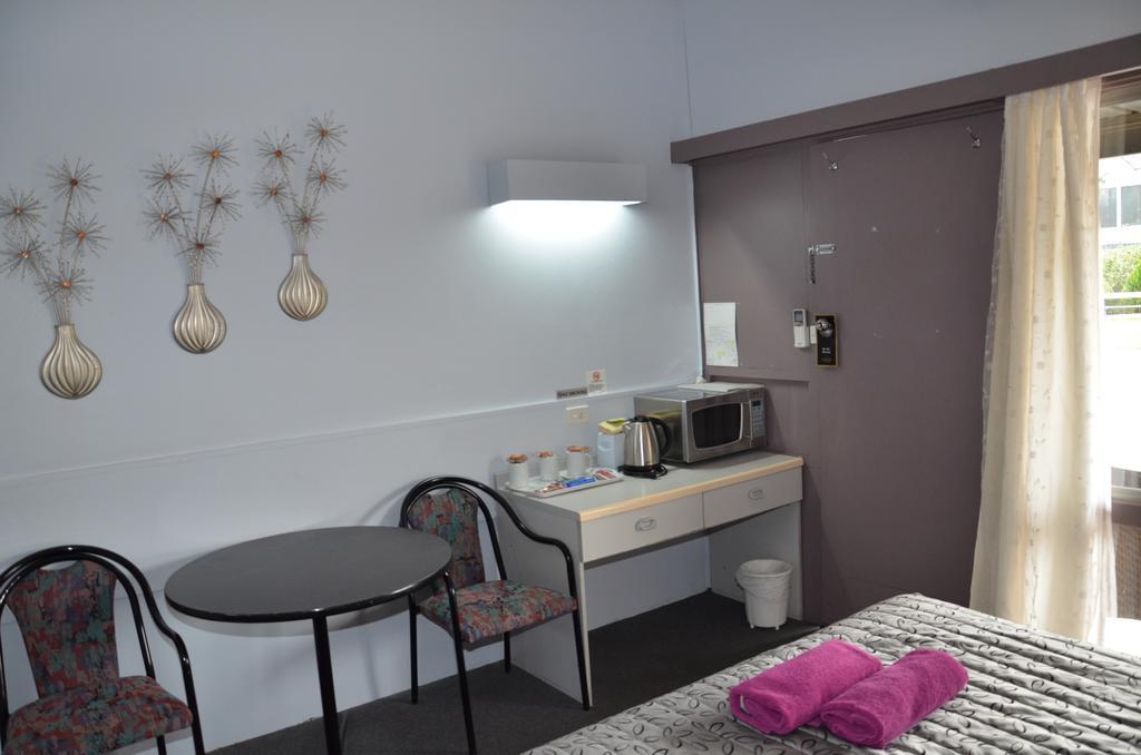 Warwick Motor Inn Esterno foto